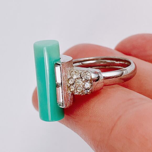 Vintage Trifari Ring Art Deco Style Green Lucite Rhinestone Size 5.75 Adjustable - Picture 11 of 16